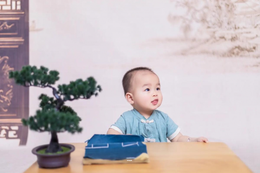 梅州宝宝几个月可以笑出声